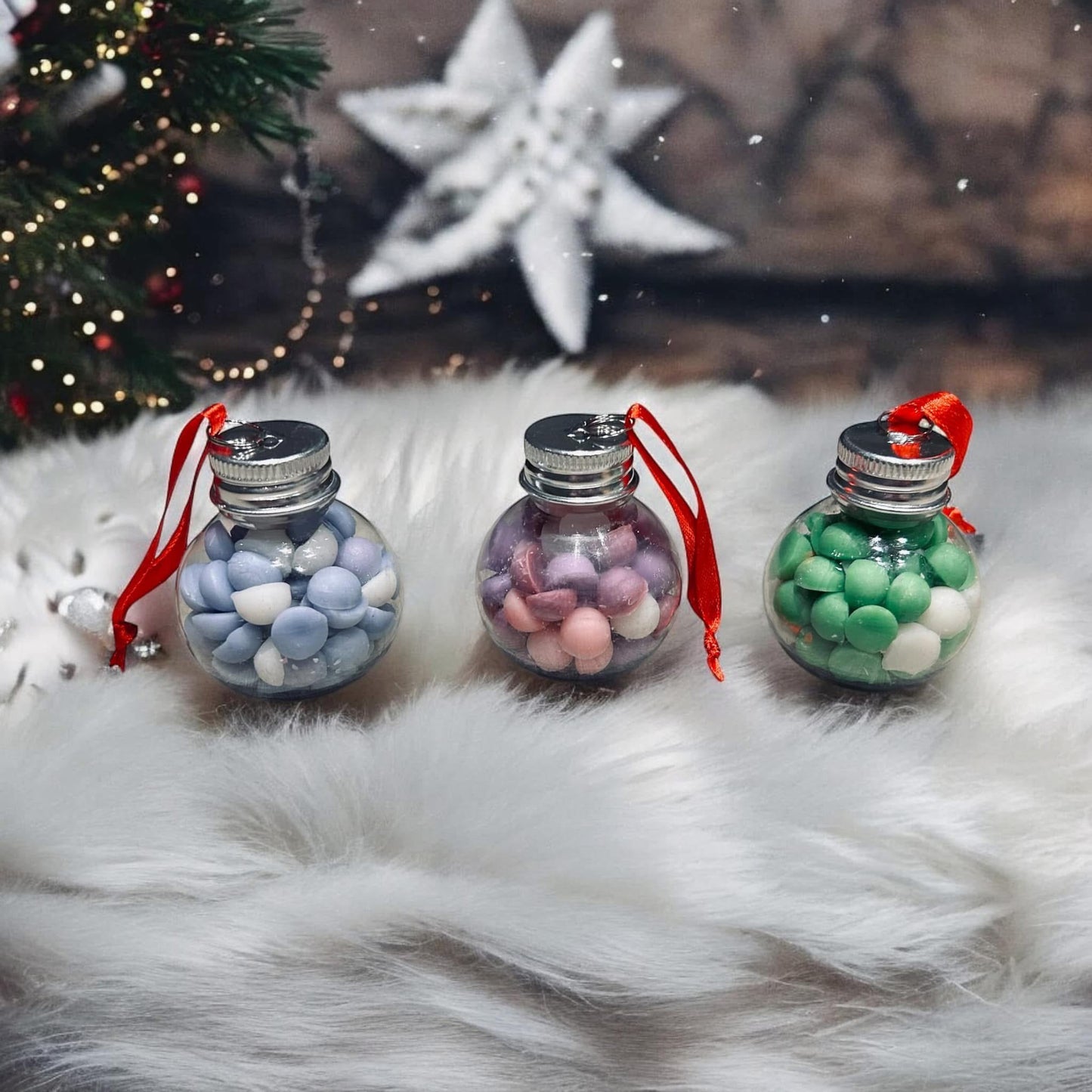 Christmas Wax - Filled Bauble (1)